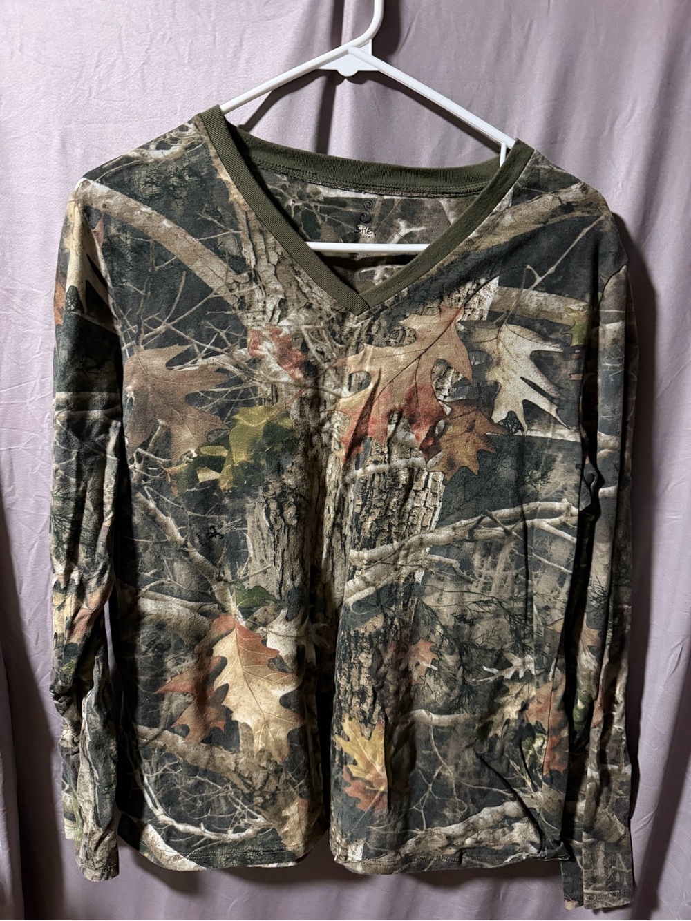 Long Sleeve V-Neck Camouflage Tee - Green/Brown
